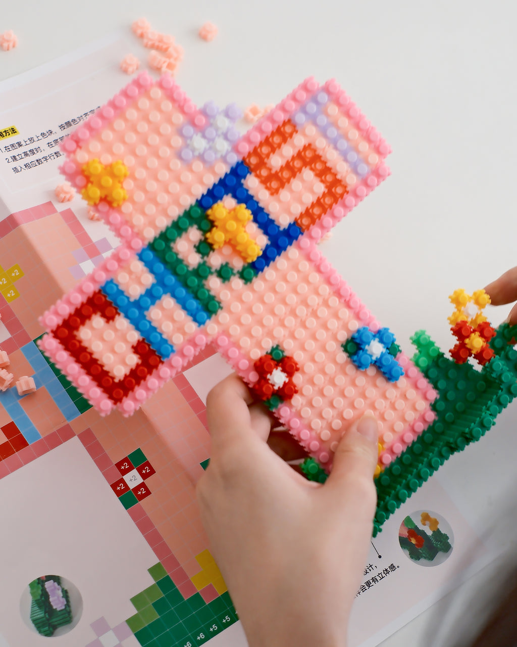 光盐生活馆原创卡通人物微颗粒积木拼搭摆件装饰益智解压游戏