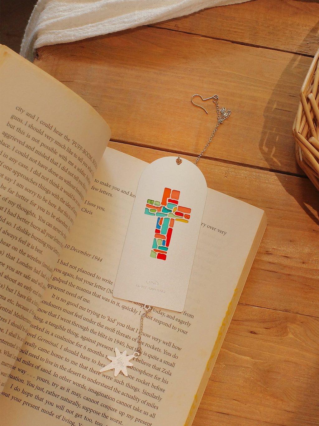 光盐生活馆原创彩色透光手工滴胶金属书签车挂多用途挂件