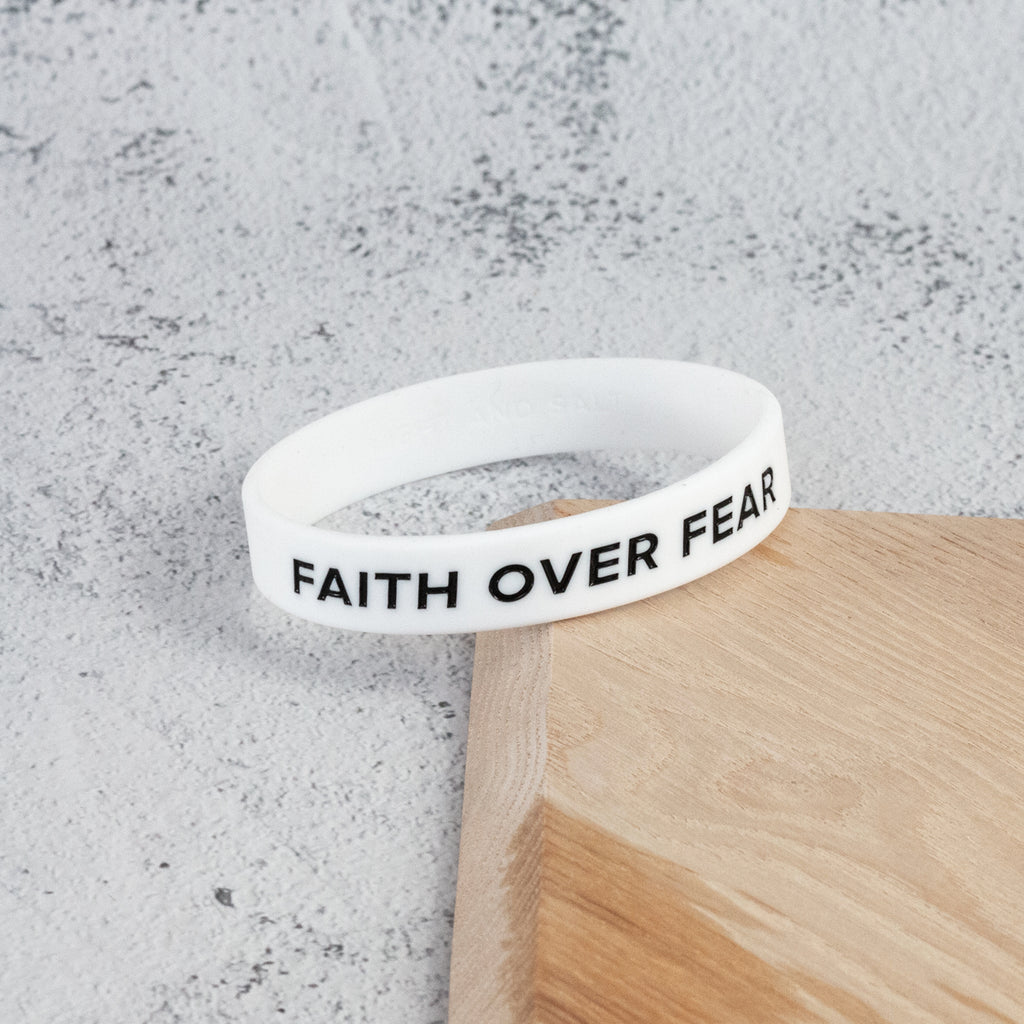 【团契手环】硅胶防水文字手环 信心胜过恐惧