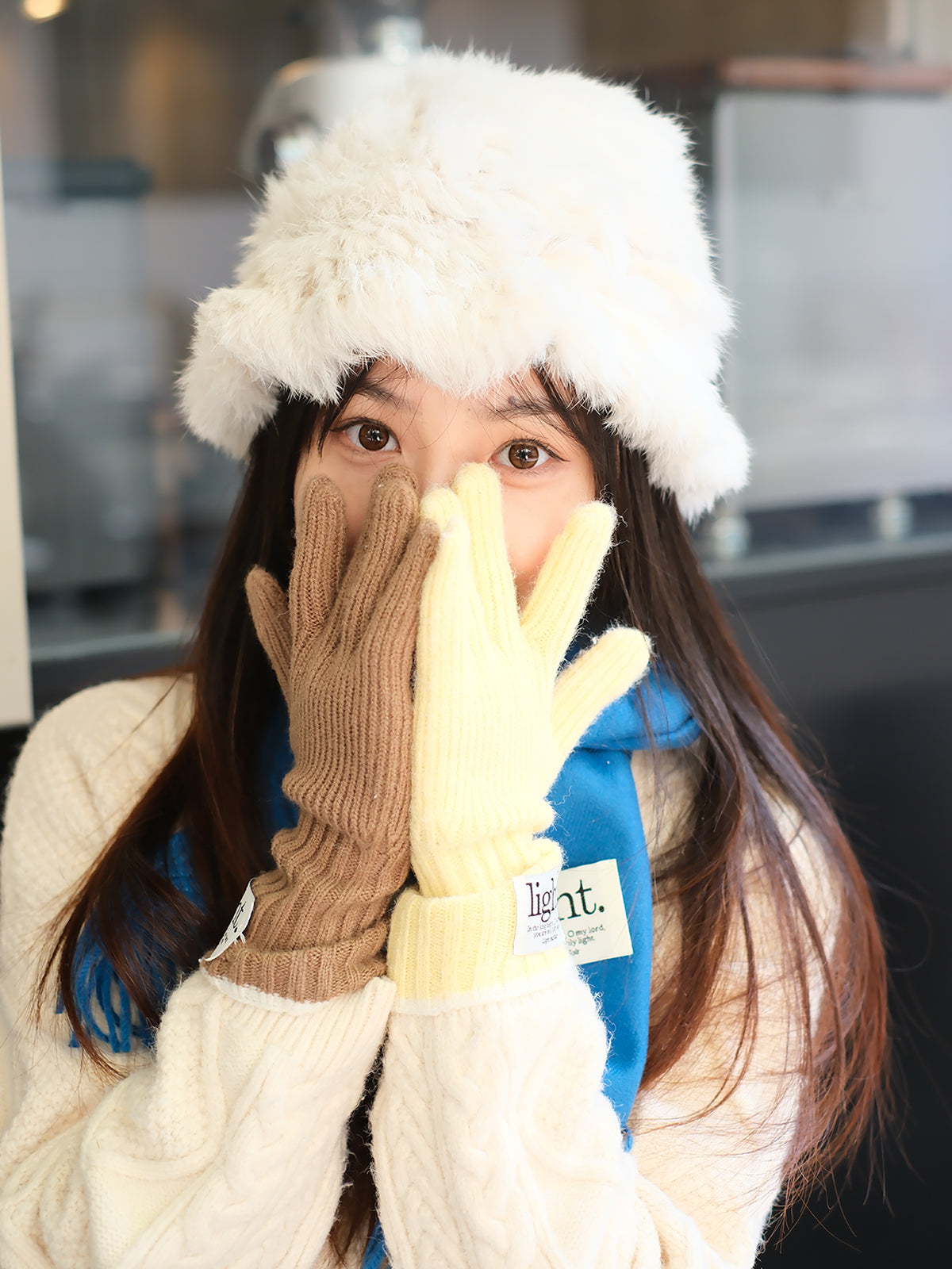 【手套】加厚加长冬季保暖软糯纯色绣标长款露指触屏护腕针织手套「握住光」