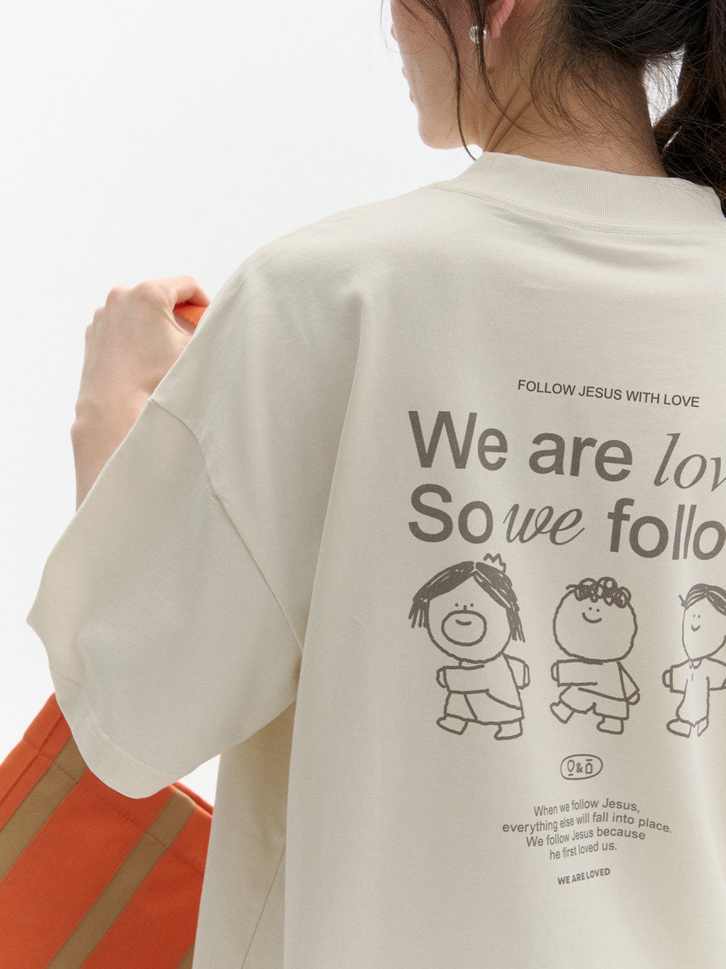 光盐生活馆夏季新款两色230克重磅纯棉宽松简约插画T恤情侣款短袖【被爱】