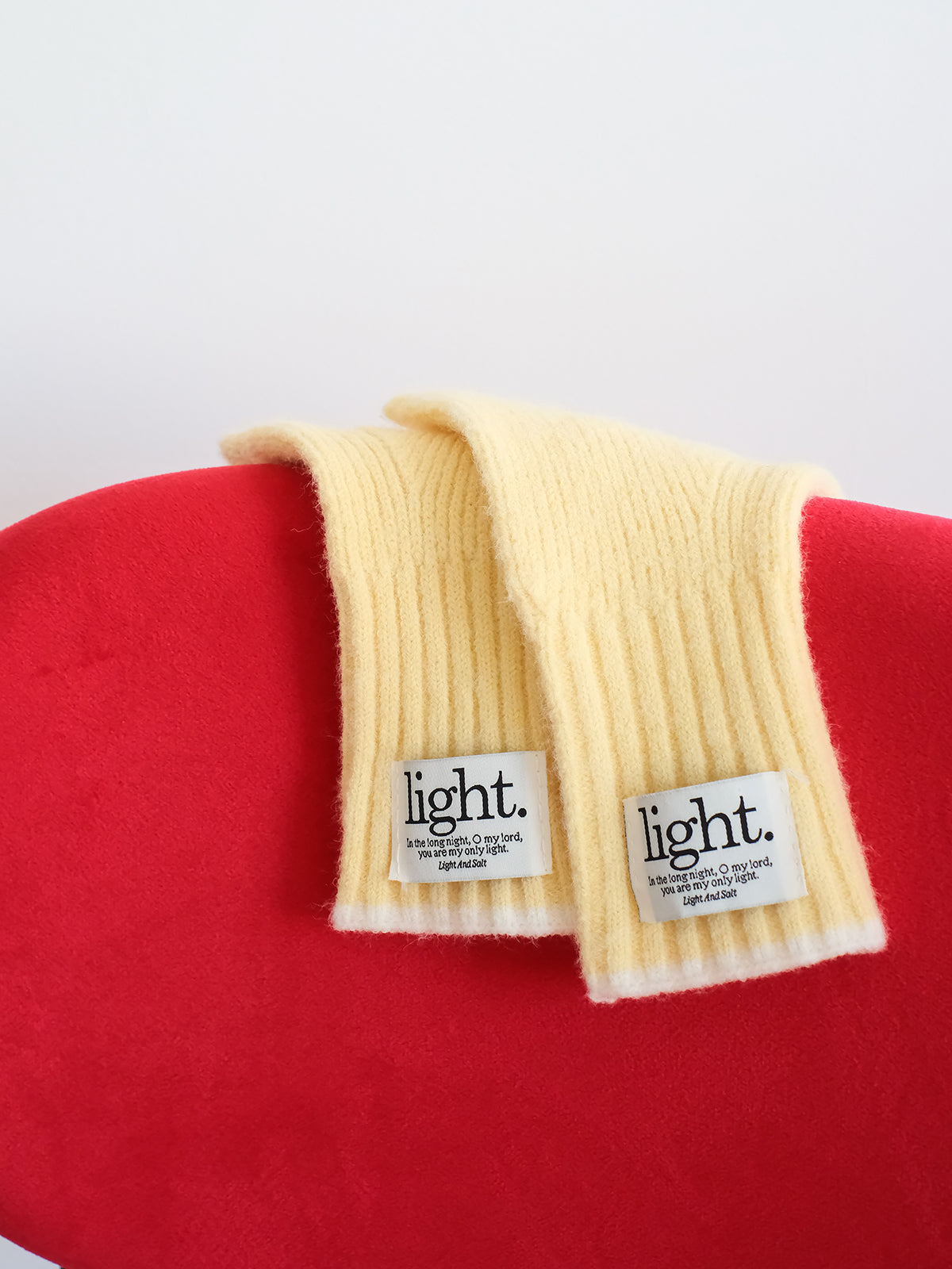 【手套】加厚加长冬季保暖软糯纯色绣标长款露指触屏护腕针织手套「握住光」