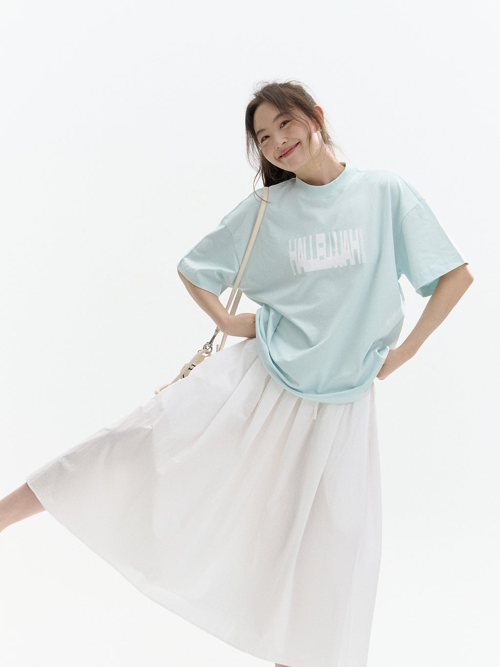 光盐生活馆夏季新款三色230克重磅纯棉宽松简约字母T恤情侣款短袖【赞美】