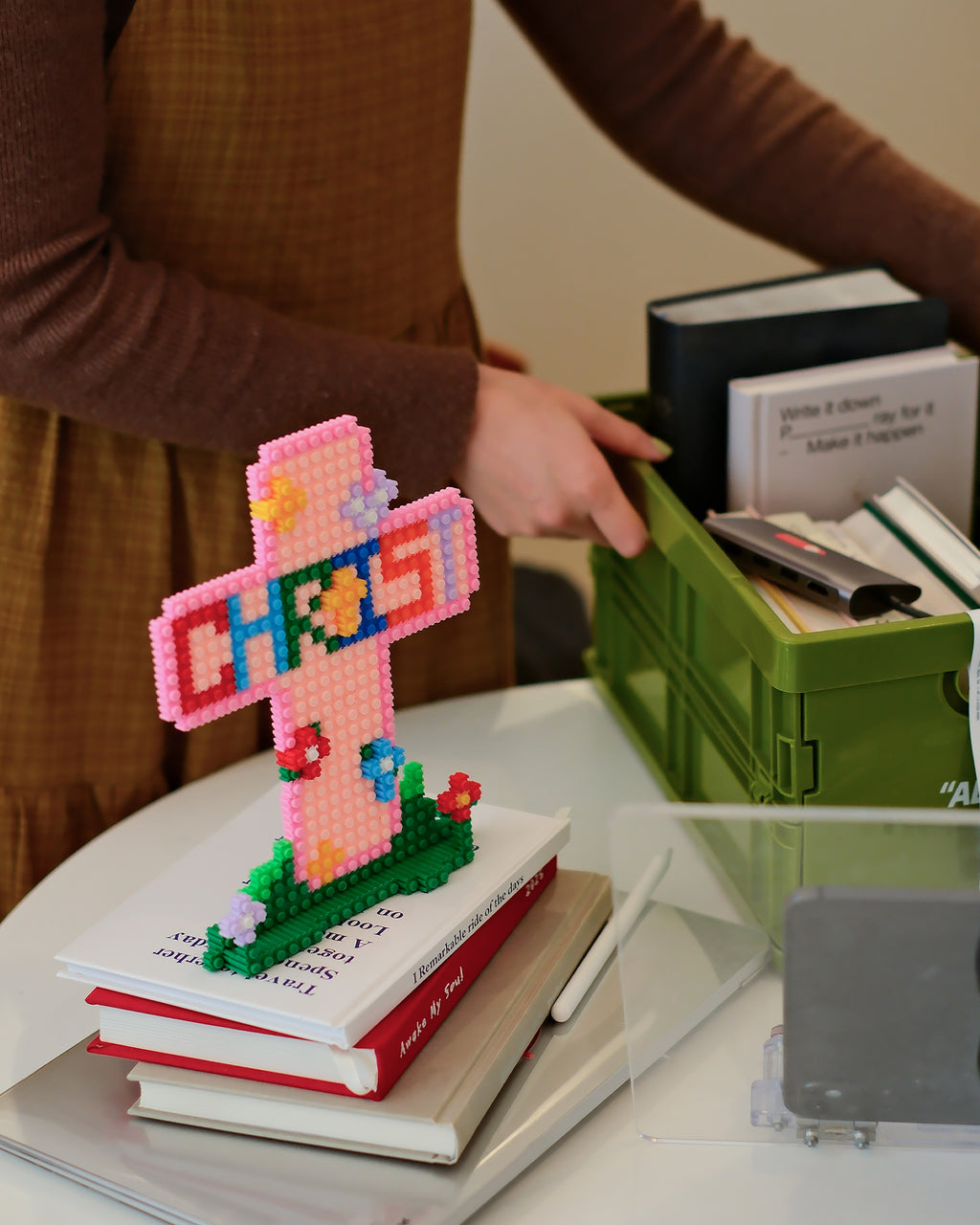 光盐生活馆原创卡通人物微颗粒积木拼搭摆件装饰益智解压游戏