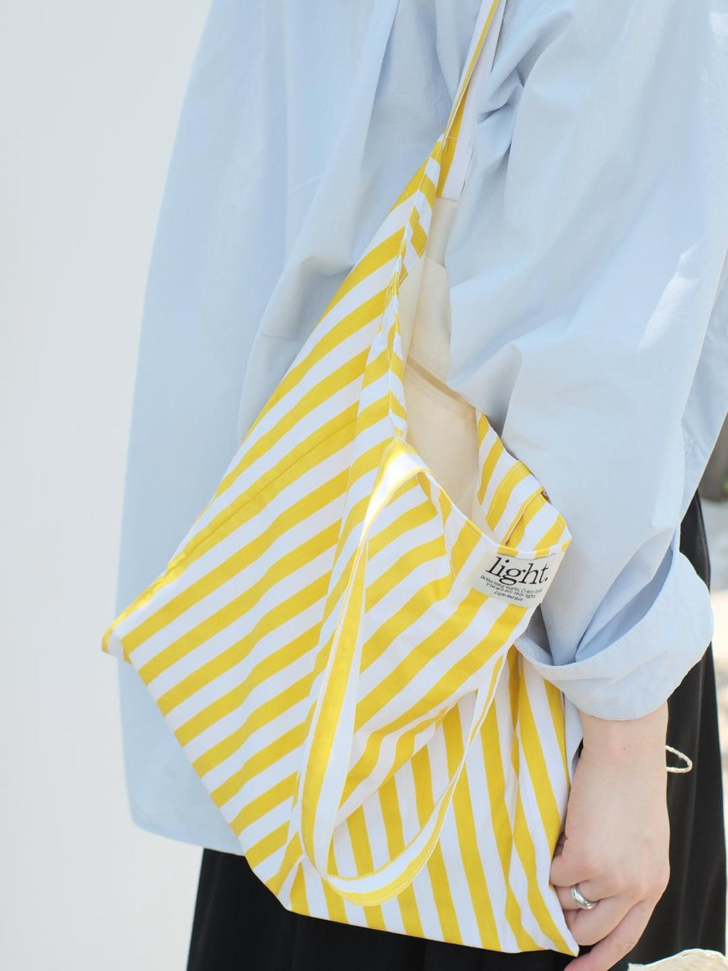 光盐生活馆多巴胺夏日彩色条纹单肩包布袋「光影之诗」轻便慵懒风含内袋