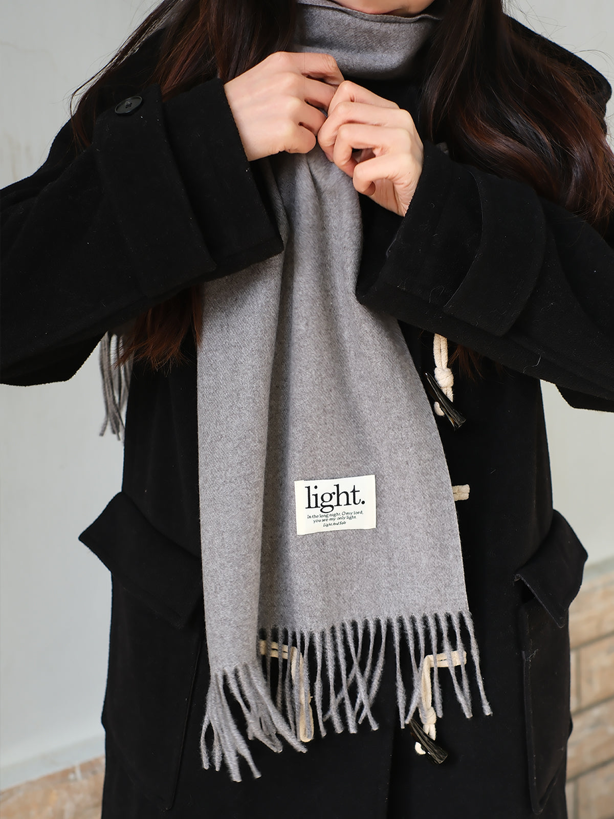 【围巾】冬季温暖超温柔围巾巨好搭新款纯色绣标围巾「祢是黑夜中的光」