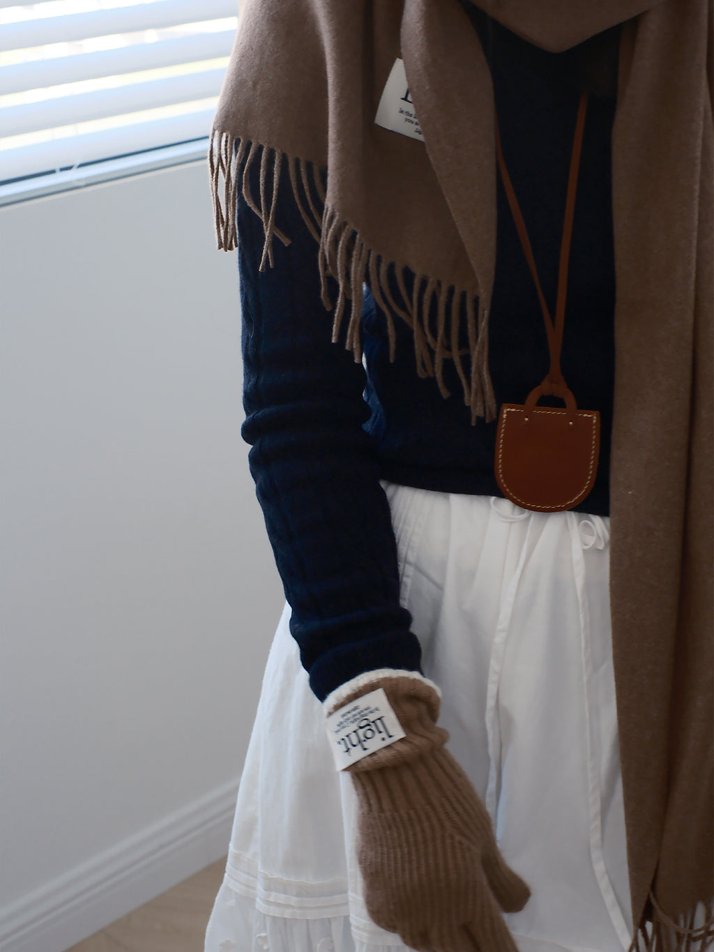 【围巾】冬季温暖超温柔围巾巨好搭新款纯色绣标围巾「祢是黑夜中的光」